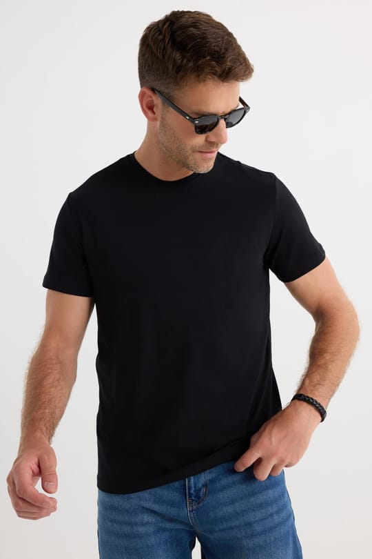 Erkek Slim Fit Dar Kesim Pamuklu Yumuşak Doku Likralı Esnek Kumaş Basic Siyah Bisiklet Yaka Tişört