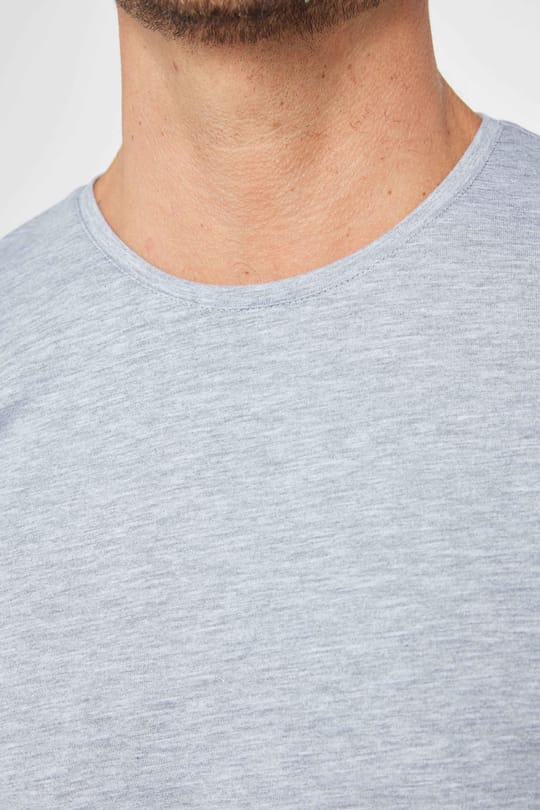 Erkek Slim Fit Dar Kesim Pamuklu Yumuşak Doku Likralı Esnek Kumaş Basic Gri Bisiklet Yaka Tişört