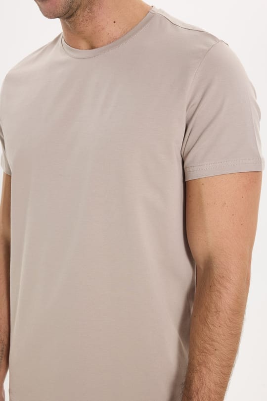 Erkek Slim Fit Dar Kesim Pamuklu Yumuşak Doku Likralı Esnek Kumaş Basic Bej Bisiklet Yaka Tişört
