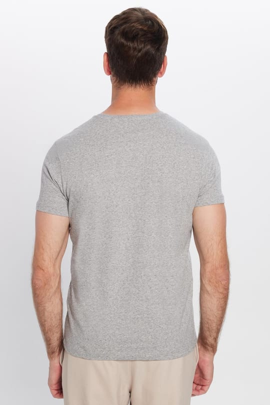 Erkek Slim Fit Dar Kesim Pamuklu Yumuşak Doku Likralı Esnek Kumaş Basic Gri Bisiklet Yaka Tişört