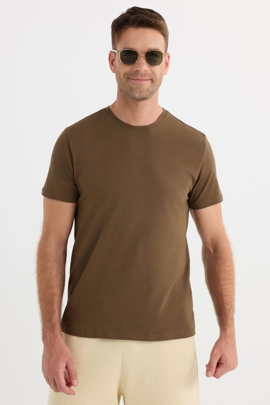 Erkek Slim Fit Dar Kesim Pamuklu Yumuşak Doku Likralı Esnek Kumaş Kahverengi Bisiklet Yaka Tişört