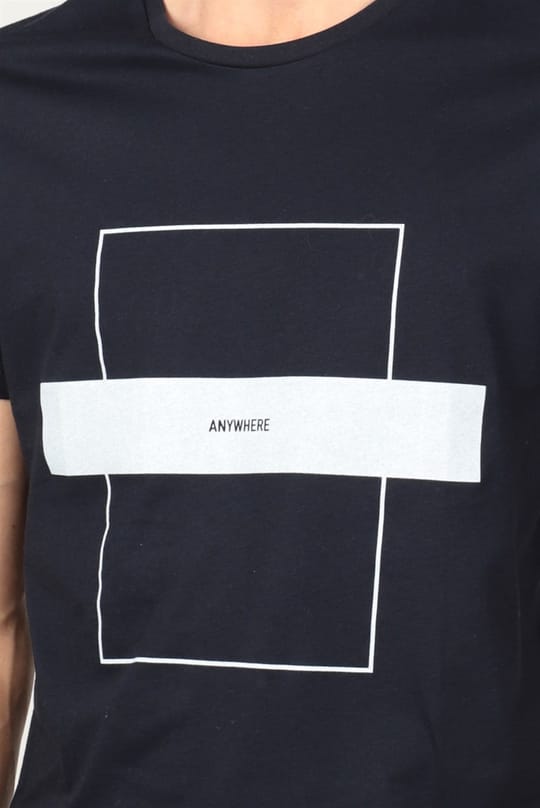 Erkek Slim Fit Dar Kesim %100 Pamuk Yumuşak Dokulu Baskılı Lacivert Bisiklet Yaka Tişört