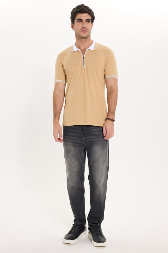 Erkek Slim Fit Dar Kesim %100 Pamuk Düz Pike Fermuarlı Kum Rengi Polo Yaka Tişört