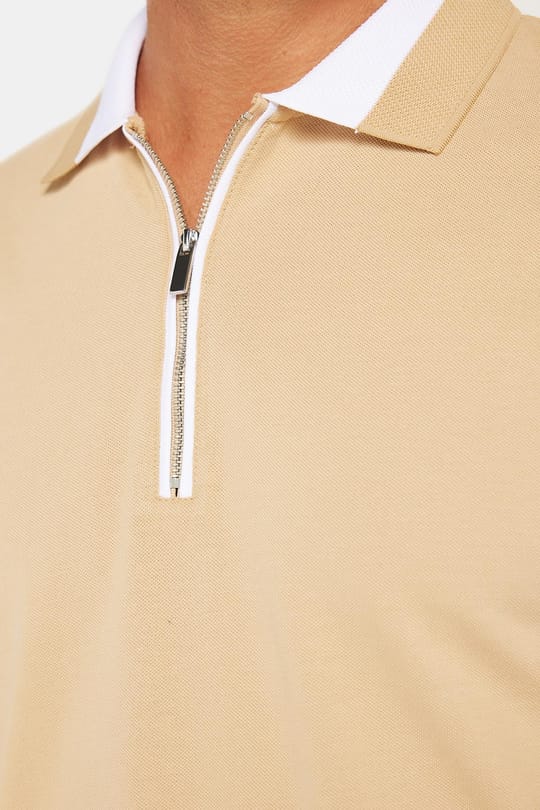 Erkek Slim Fit Dar Kesim %100 Pamuk Düz Pike Fermuarlı Kum Rengi Polo Yaka Tişört