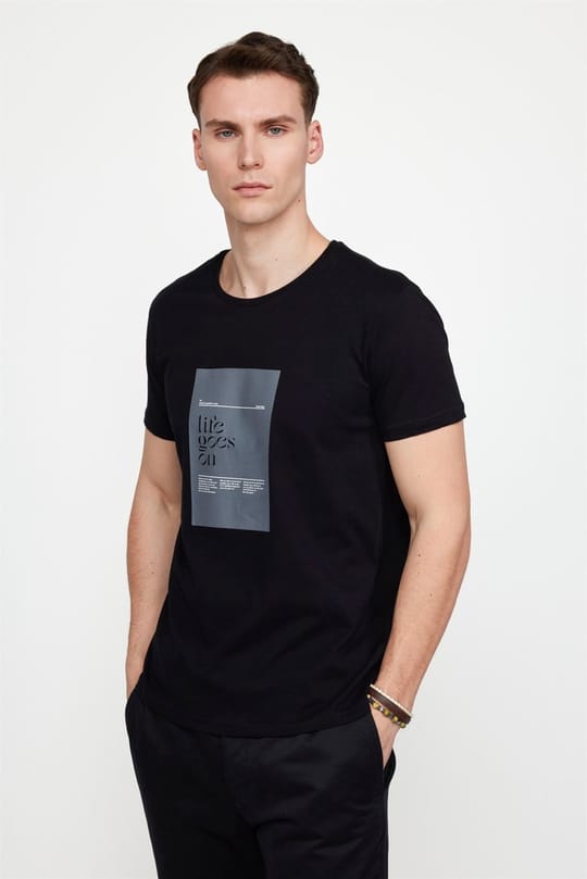 Erkek Slim Fit Dar Kesim %100 Pamuk Yumuşak Dokulu Baskılı Siyah Bisiklet Yaka Tişört