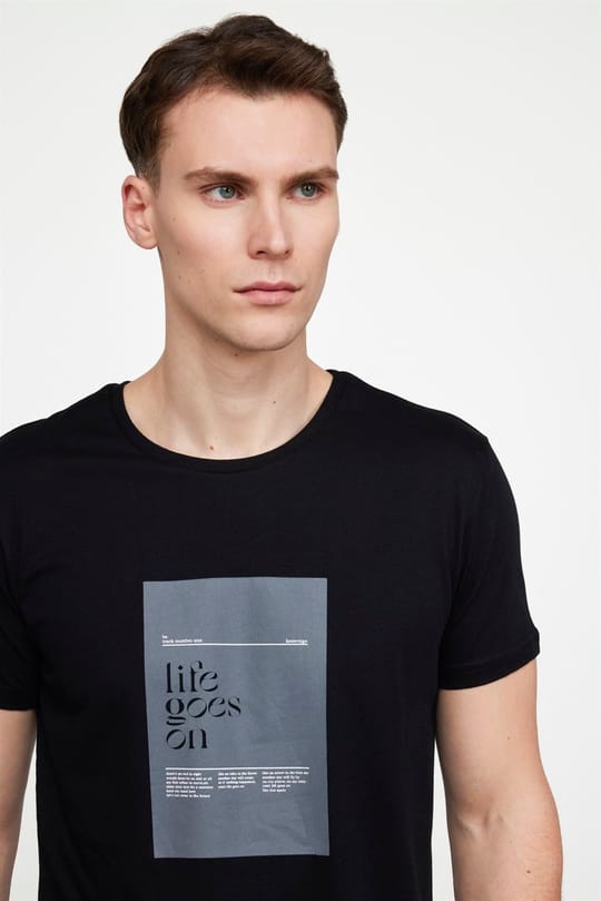 Erkek Slim Fit Dar Kesim %100 Pamuk Yumuşak Dokulu Baskılı Siyah Bisiklet Yaka Tişört