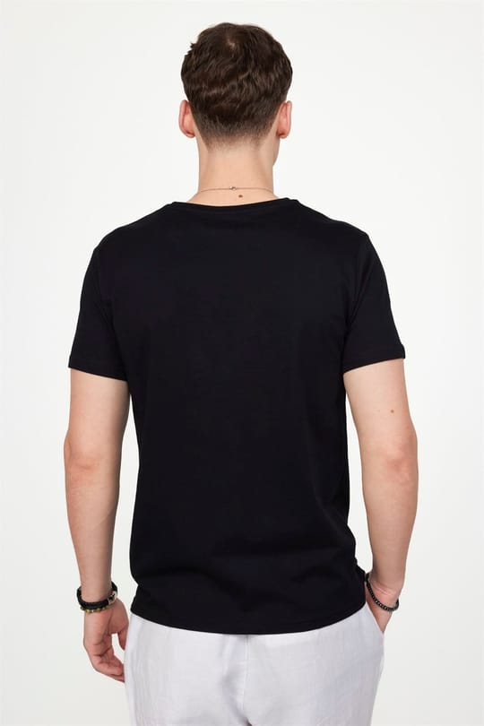 Erkek Slim Fit Dar Kesim %100 Pamuk Yumuşak Dokulu Baskılı Siyah Bisiklet Yaka Tişört