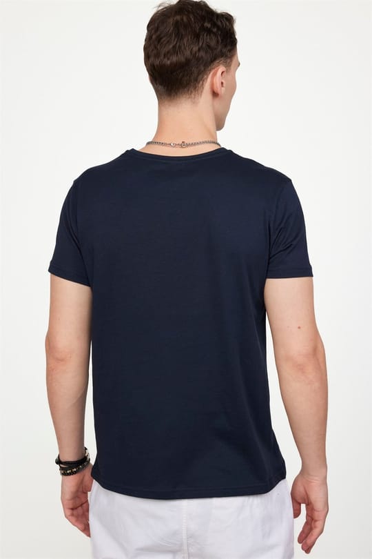 Erkek Slim Fit Dar Kesim %100 Pamuk Yumuşak Dokulu Baskılı Lacivert Bisiklet Yaka Tişört