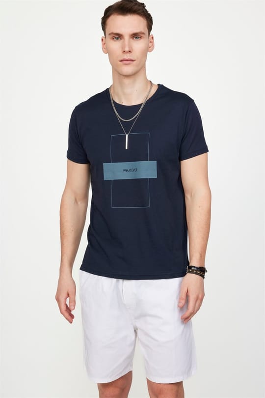 Erkek Slim Fit Dar Kesim %100 Pamuk Yumuşak Dokulu Baskılı Lacivert Bisiklet Yaka Tişört