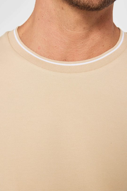 Erkek Slim Fit Dar Kesim %100 Pamuk Düz Pike Kum Rengi Bisiklet Yaka Tişört