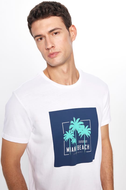 Erkek Slim Fit Dar Kesim %100 Pamuk Yumuşak Dokulu Baskılı Beyaz Bisiklet Yaka Tişört