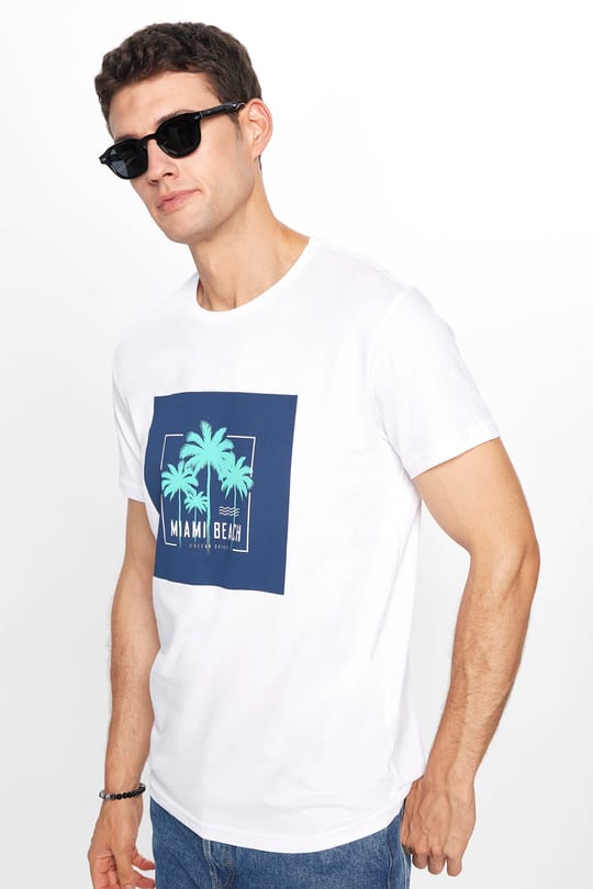 Erkek Slim Fit Dar Kesim %100 Pamuk Yumuşak Dokulu Baskılı Beyaz Bisiklet Yaka Tişört