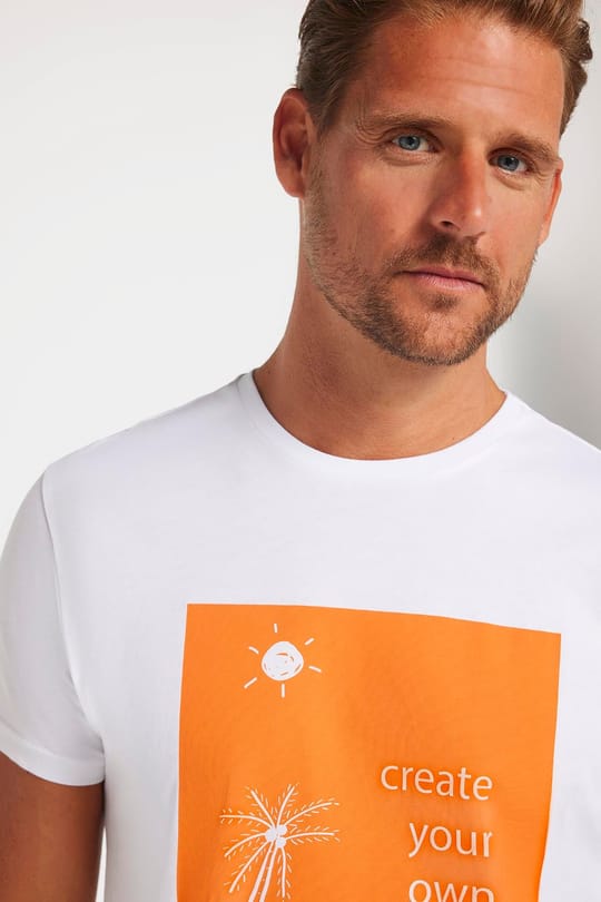 Erkek Slim Fit Dar Kesim %100 Pamuk Yumuşak Dokulu Baskılı Beyaz Bisiklet Yaka Tişört