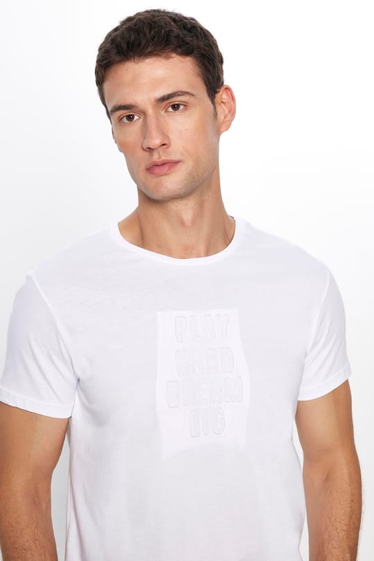 Erkek Slim Fit Dar Kesim %100 Pamuk Yumuşak Dokulu Baskılı Beyaz Bisiklet Yaka Tişört