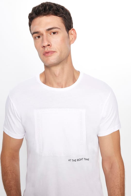 Erkek Slim Fit Dar Kesim %100 Pamuk Yumuşak Dokulu Baskılı Beyaz Bisiklet Yaka Tişört