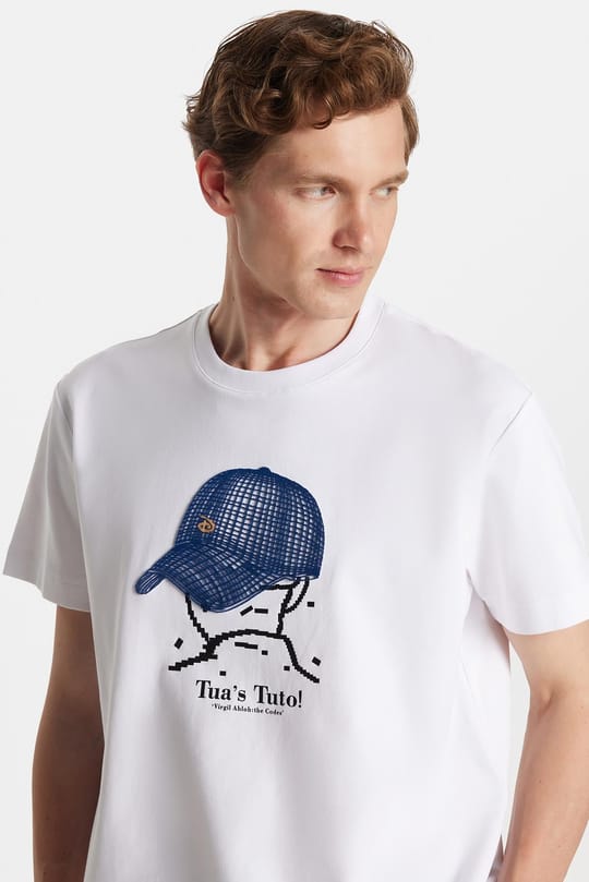 Relax Fit Rahat Kesim Pamuklu Ön Baskı ve Nakış Detaylı Bisiklet Yaka Erkek Tişört