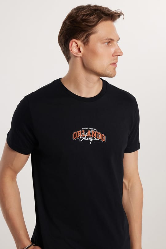 Erkek Slim Fit Dar Kesim %100 Pamuk Yumuşak Dokulu Baskılı Siyah Bisiklet Yaka Tişört