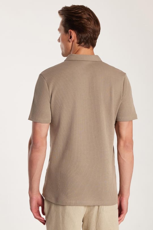 Erkek Slim Fit Dar Kesim %100 Pamuk Fermuarlı Kahverengi Polo Yaka Tişört