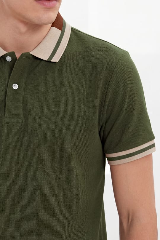 Erkek Slim Fit Dar Kesim %100 Pamuk Düz Pike Yaka ve Kol Detaylı Haki Polo Yaka Tişört