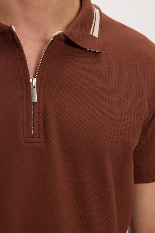 Erkek Slim Fit Dar Kesim %100 Pamuk Kısa Kollu Fermuarlı Kahverengi Polo Yaka Tişört