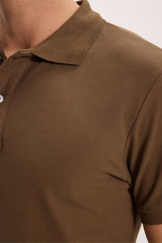 Erkek Slim Fit Dar Kesim %100 Pamuk Kısa Kollu Polo Yaka Kahverengi Tişört