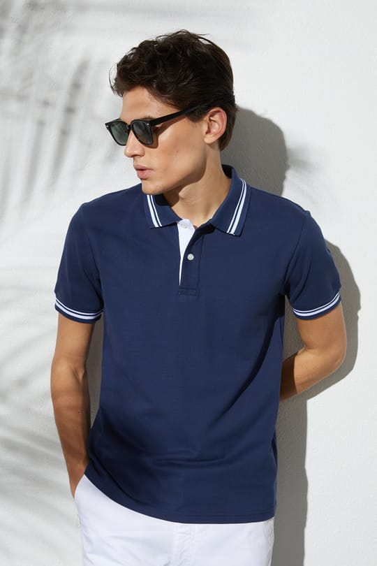 Erkek Slim Fit Dar Kesim %100 Pamuk Düz Pike Yaka ve Kol Detaylı Lacivert Polo Yaka Tişört