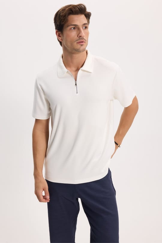 Erkek Regular Fit Rahat Kesim Ekstra Soft Modal Kumaş Kısa Kollu Yarım Fermuarlı Beyaz Polo Yaka Tişört
