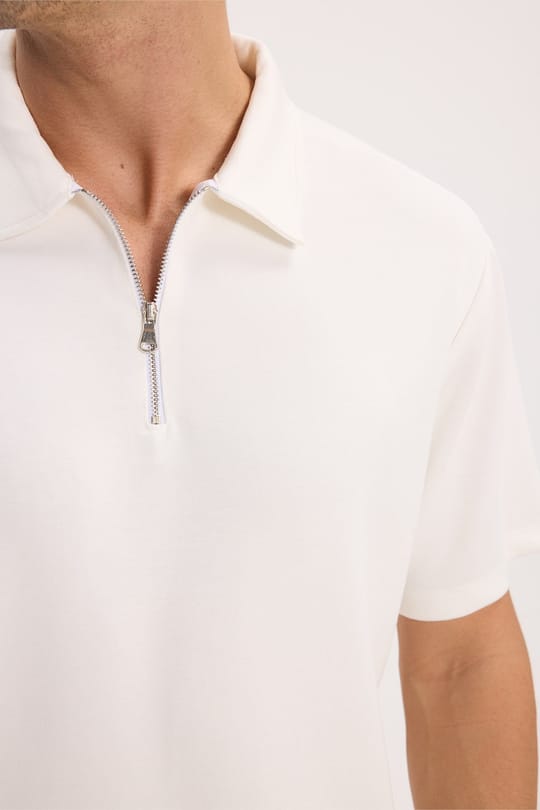Erkek Regular Fit Rahat Kesim Ekstra Soft Modal Kumaş Kısa Kollu Yarım Fermuarlı Beyaz Polo Yaka Tişört