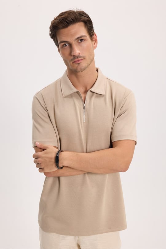 Erkek Regular Fit Rahat Kesim Ekstra Soft Modal Kumaş Kısa Kollu Yarım Fermuarlı Bej Polo Yaka Tişört