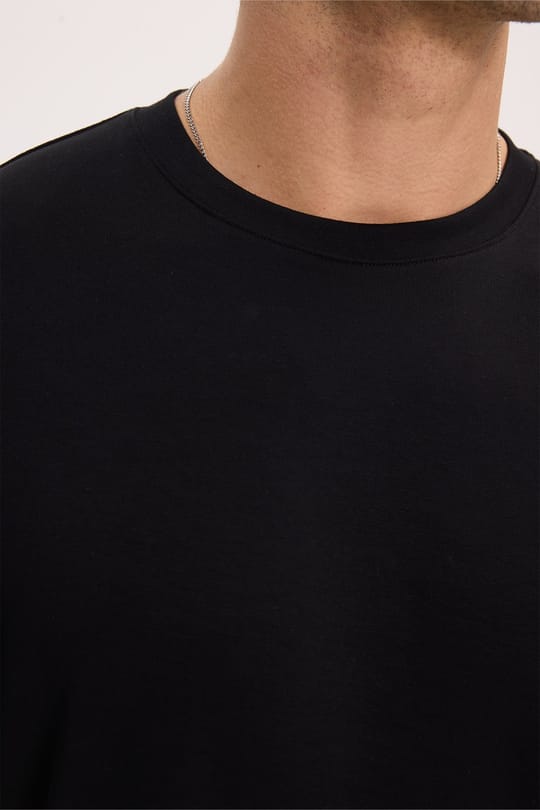 Erkek Regular Fit Rahat Kesim Ekstra Soft Modal Kumaş Bisiklet Yaka Kısa Kollu Siyah Tişört
