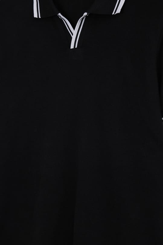 Erkek Slim Fit Dar Kesim %100 Pamuklu Çizgili Detaylı V Yaka Siyah Polo Yaka Tişört