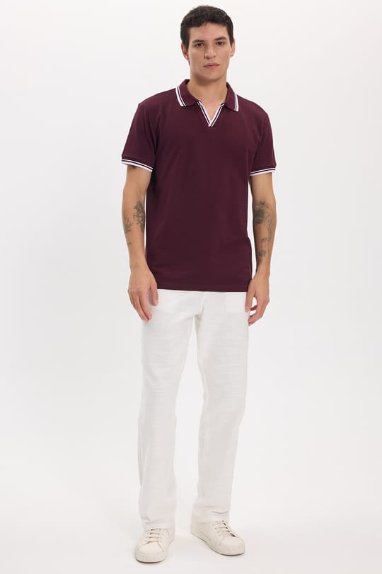 Erkek Slim Fit Dar Kesim %100 Pamuklu Çizgili Detaylı V Yaka Bordo Polo Yaka Tişört