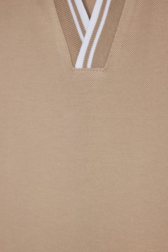 Erkek Slim Fit Dar Kesim %100 Pamuklu Çizgili Detaylı V Yaka Taş Polo Yaka Tişört
