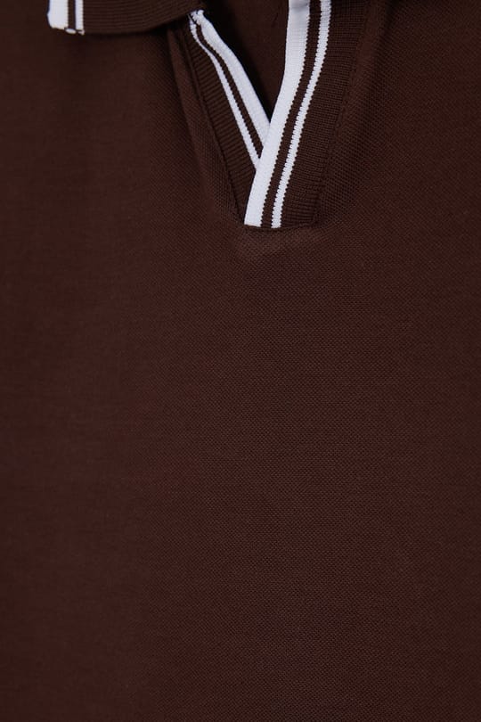 Erkek Slim Fit Dar Kesim %100 Pamuklu Çizgili Detaylı V Yaka Kahverengi  Polo Yaka Tişört