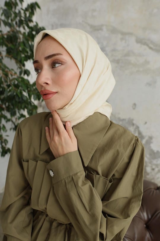 Monogram Desen Jakar Eşarp Ekru