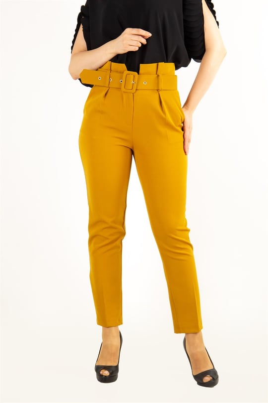 Beige trousers with side pockets and belt – R.a. Boutique