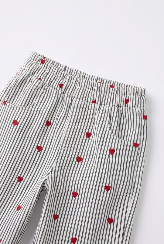 Kalp Nakışlı Çizgili Pantolon – görsel 2