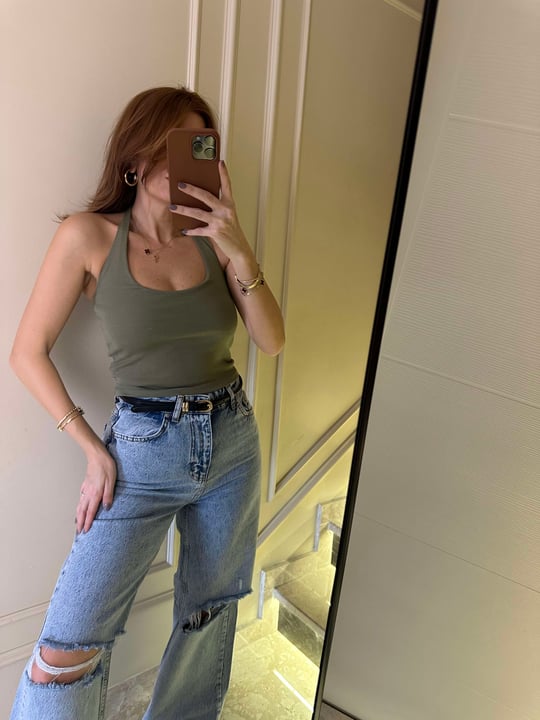 Haki Boyundan Geçmeli Crop Bluz