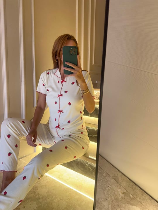 Kadın Sarı Çilek Desen Fiyonklu Alt Uzun Pijama Takım