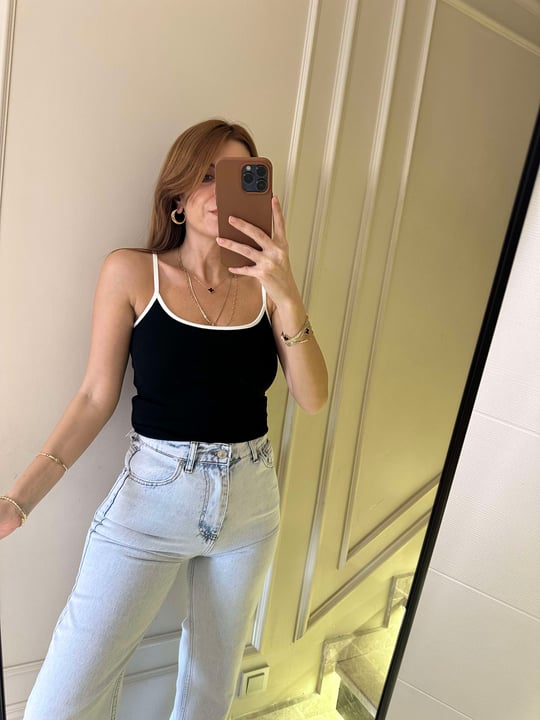 Siyah Kontrast Şeritli Askılı Bluz