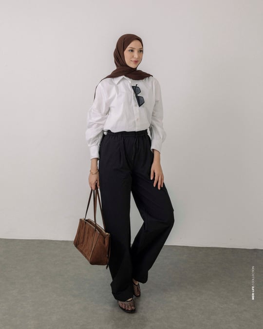 Beli Lastikli Siyah Pantolon
