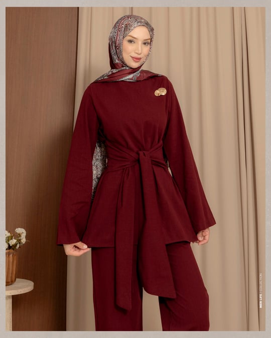 Broş Detaylı Bordo Keten Takım