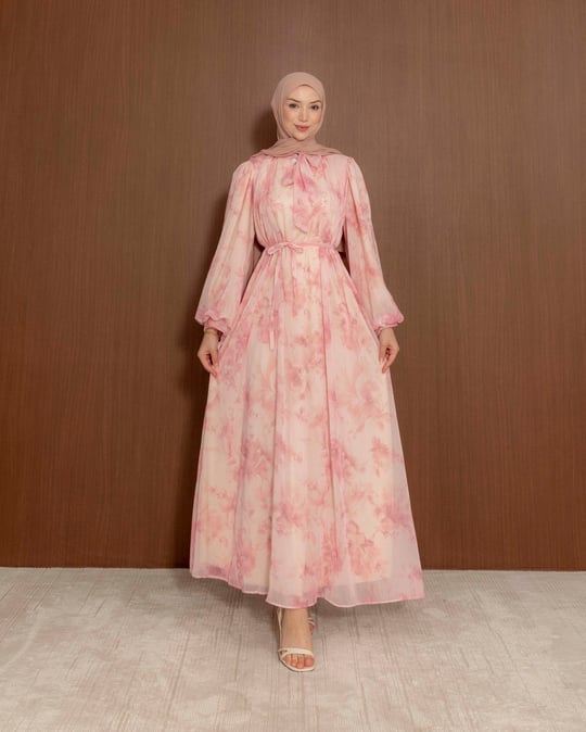 Desenli Pembe Şifon Elbise