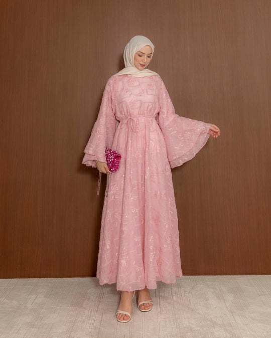 İşleme Detayl Pembe Elbise