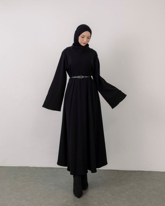Oversize Fitilli Kemerli Siyah Elbise