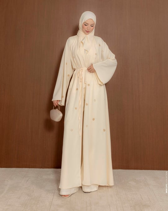 Şal Detaylı Taş İşlemeli Krem Abaya