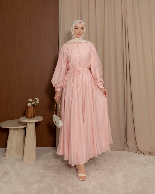 Sıra Düğmeli Pembe Elbise