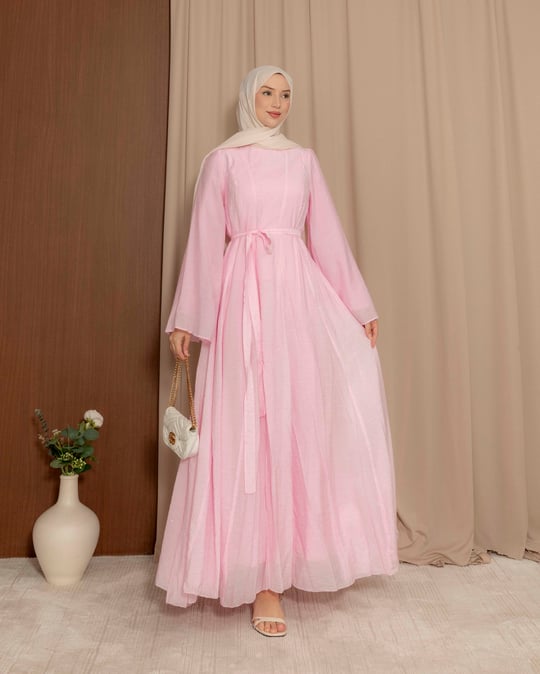 Taş İşlemeli Pembe Elbise