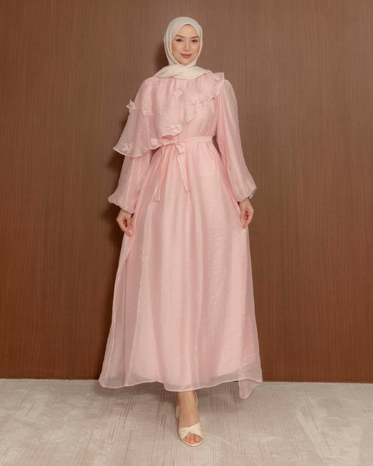 Taş Süslemeli Pembe Elbise