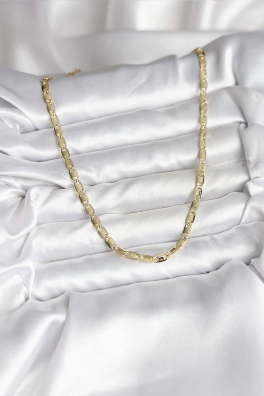 14K Gold Renk Kaplama Plaka Ezme Model Zincirli CM Kadın Kolye